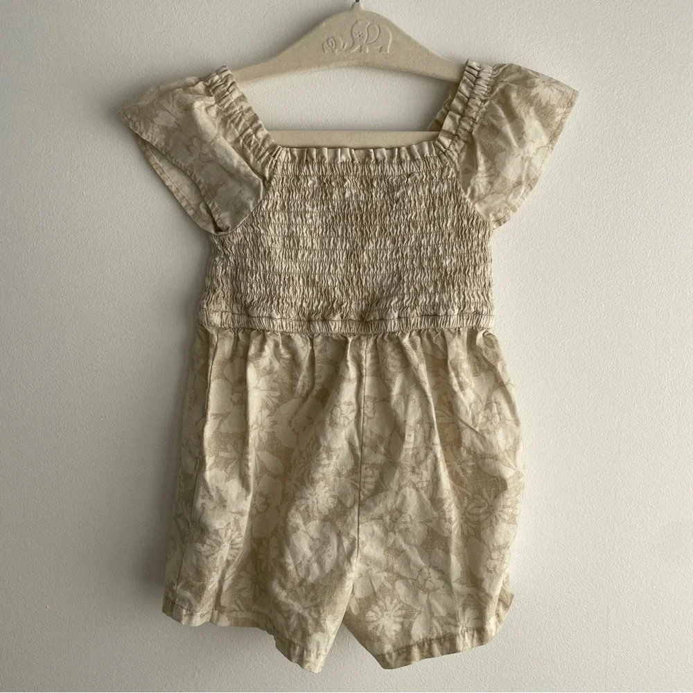Gap Smocked Shorts Romper Size 12-18 Months
